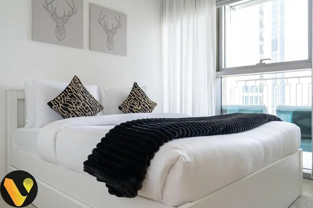 Downtown Views II - Vogue Two Bedroom Apartment With Balcony And Full Burj Khalifa View Dubai
