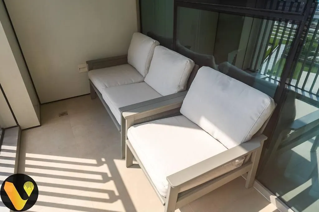 Downtown Views II - Vogue Two Bedroom Apartment With Balcony And Full Burj Khalifa View Dubai