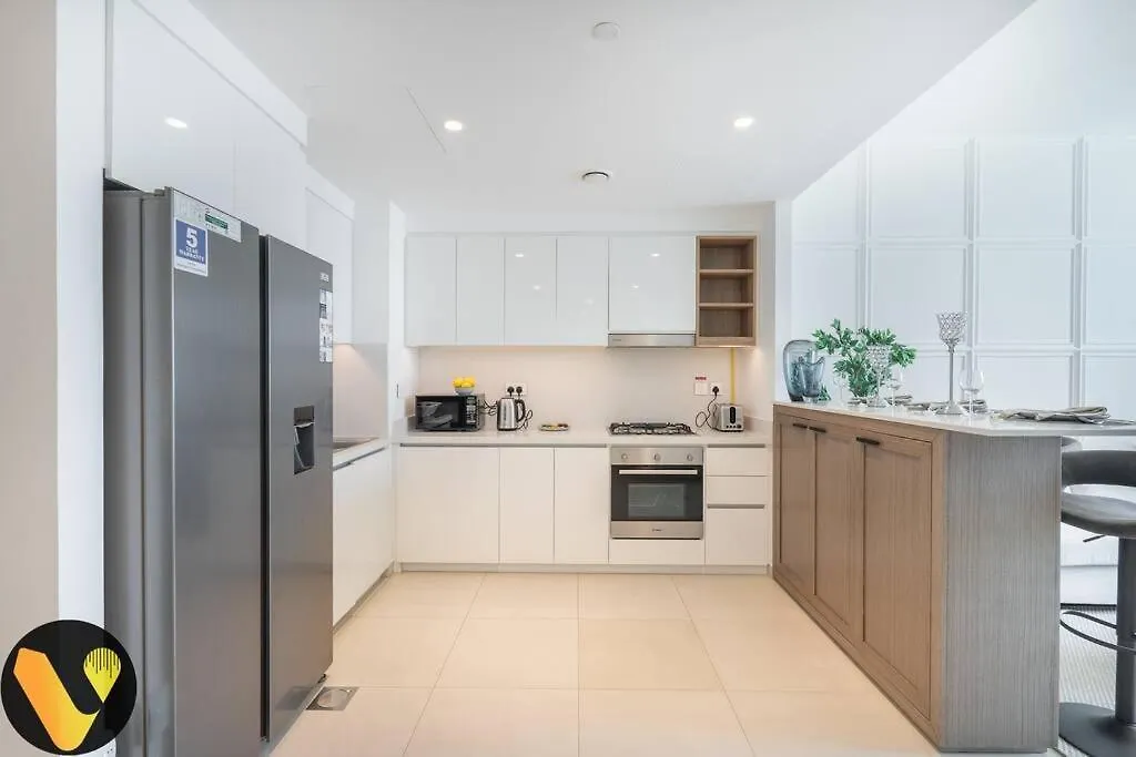 Downtown Views II - Vogue Two Bedroom Apartment With Balcony And Full Burj Khalifa View Dubai
