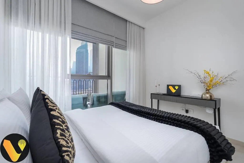 Downtown Views II - Vogue Two Bedroom Apartment With Balcony And Full Burj Khalifa View Dubai